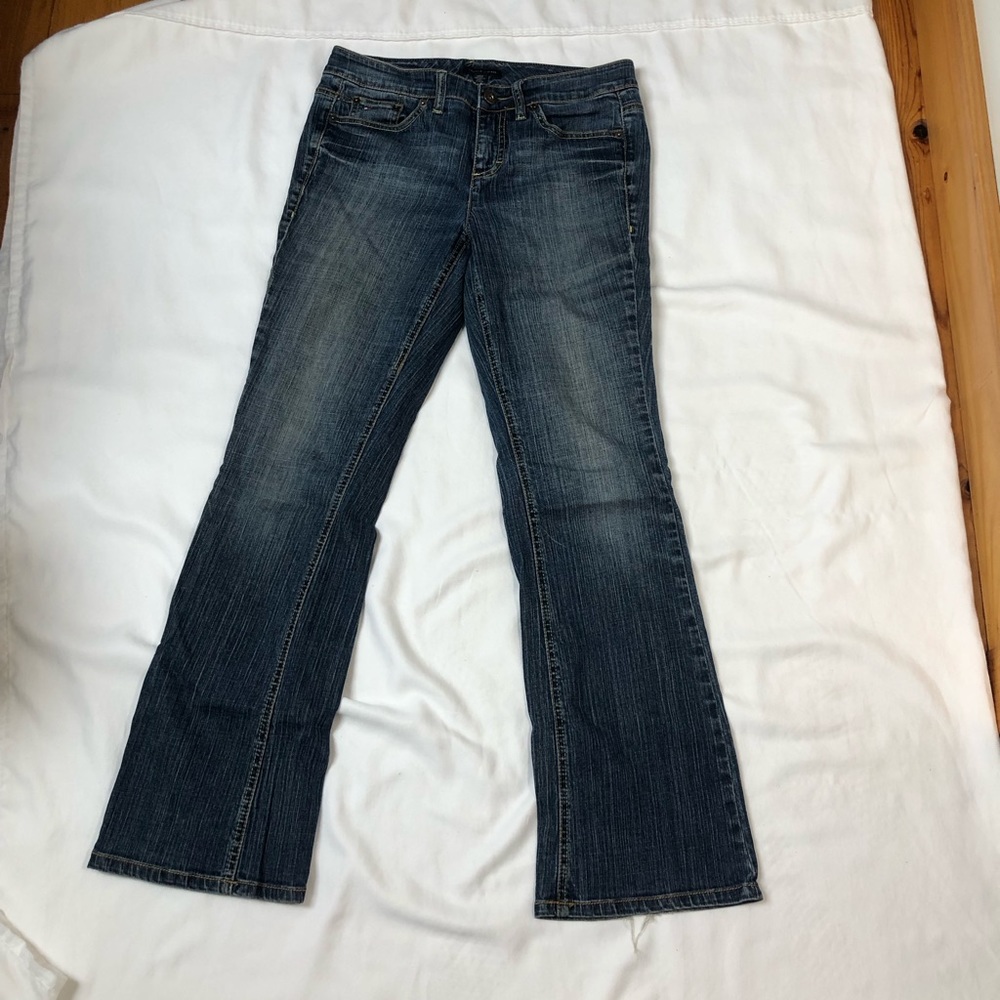Tommy Hilfiger Mid-Rise Bootcut Jeans, size 4